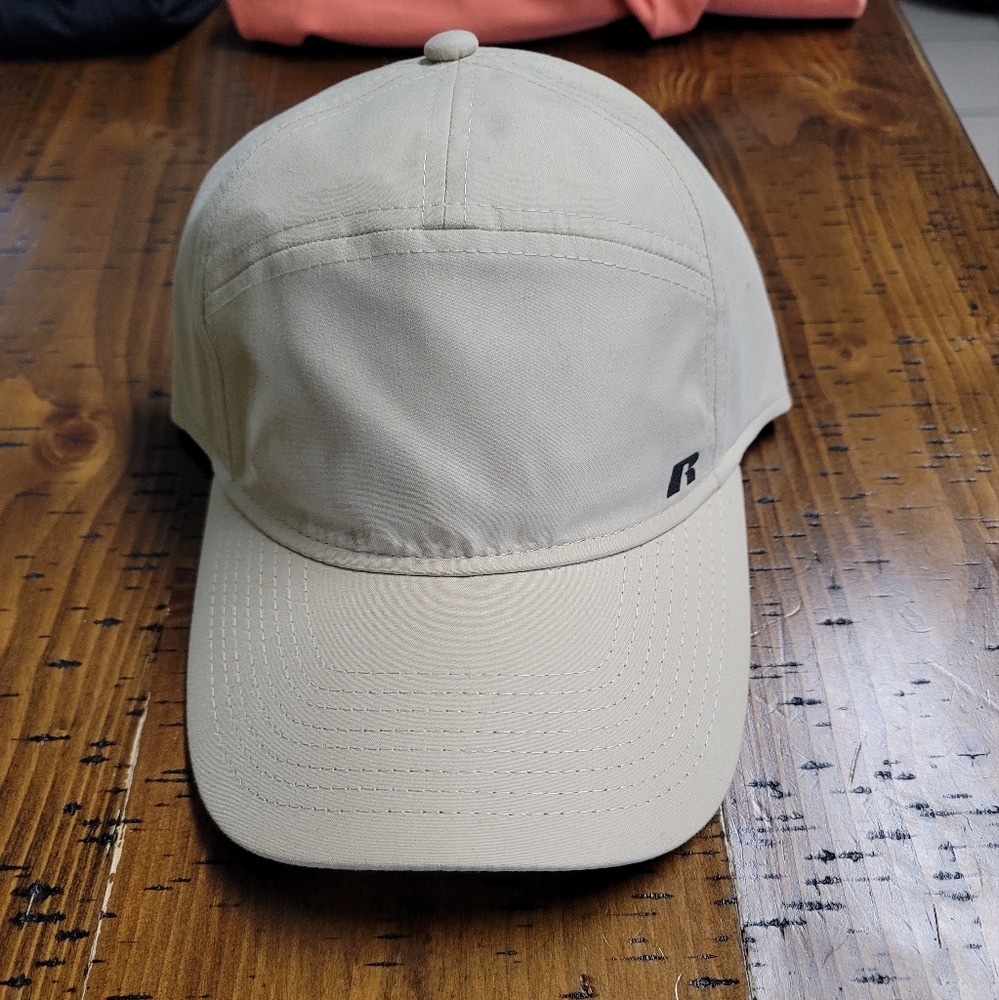 Tan hat